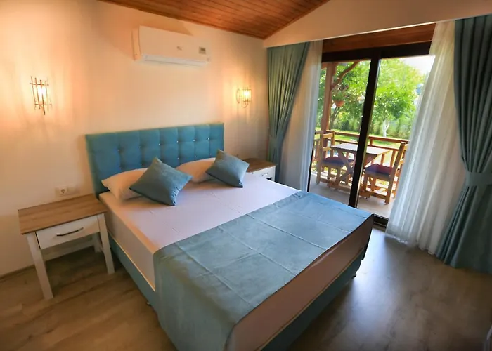 Merry Bungalow & Tent Çıralı