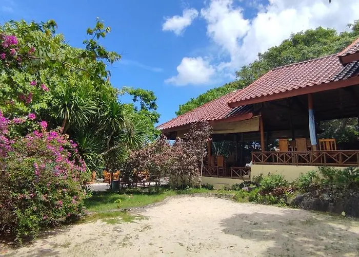 Bara Beach Bungalows Bira