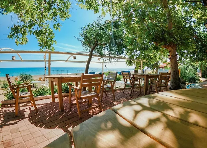 Naz Beach Bungalow Hotel In Antalya Kızılot