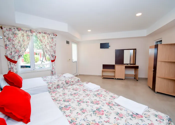 Altinkum Bungalows Side