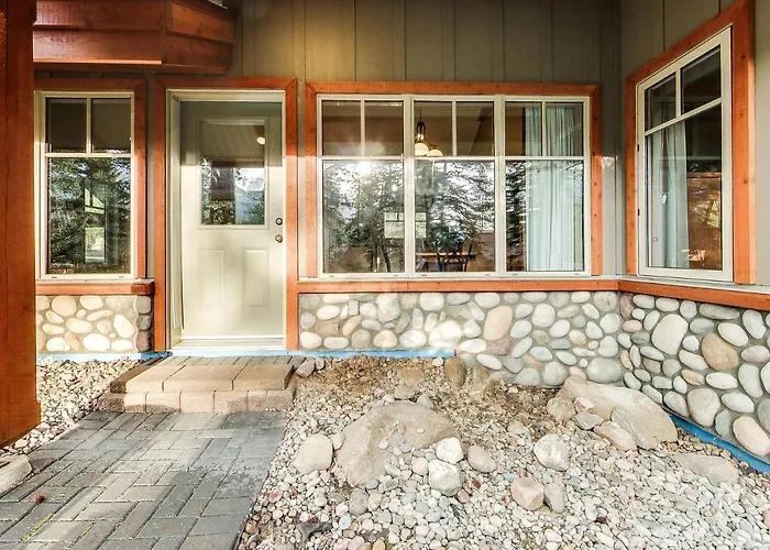 Patricia Lake Bungalows Jasper