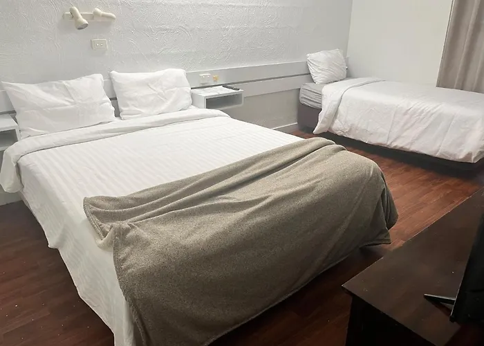 Bungalow Hotel Cairns