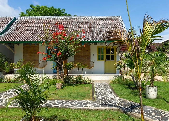 La Roja Bungalows Batununggul