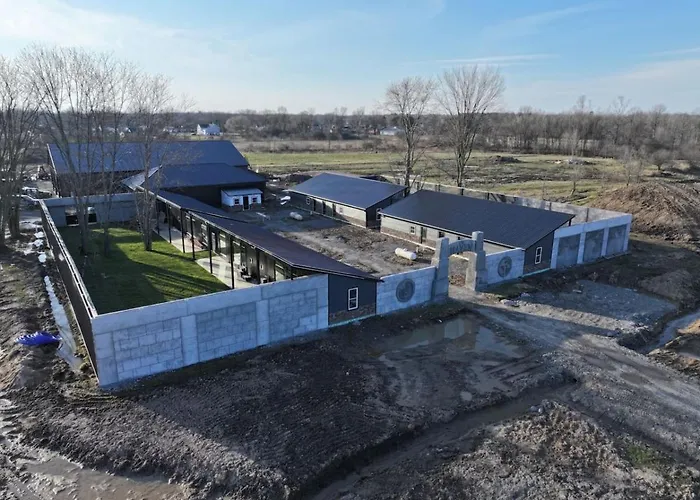 Big Cat Bungalows At The Haven - Tiger 4 Canastota