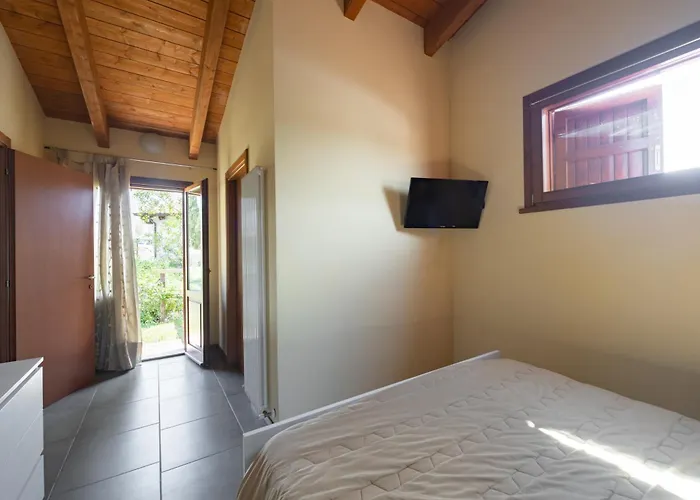 La Valle Dei Caprioli Village Bungalow Park - Freelandia Azienda Agricola Montescudo