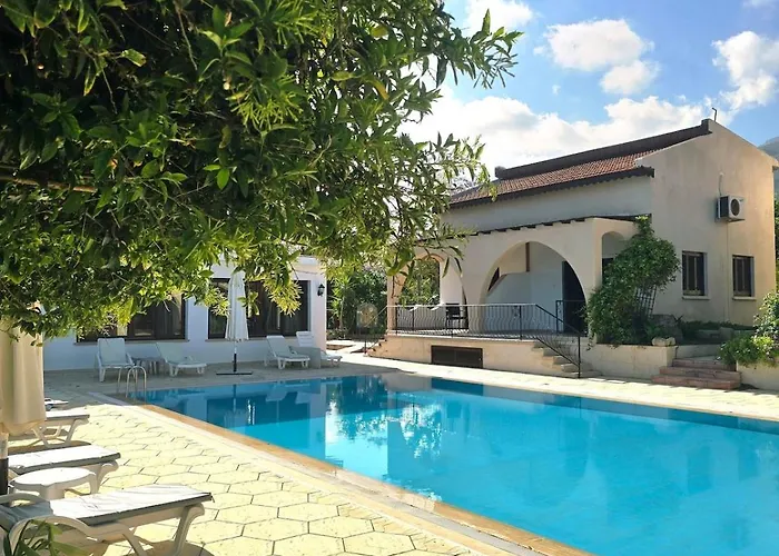 Five Fingers Holiday Bungalows Kazaphani