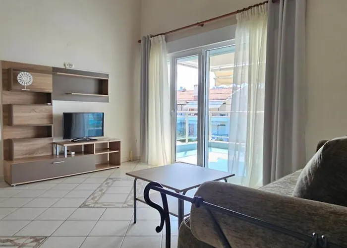Bungalow White Apartments Polychrono