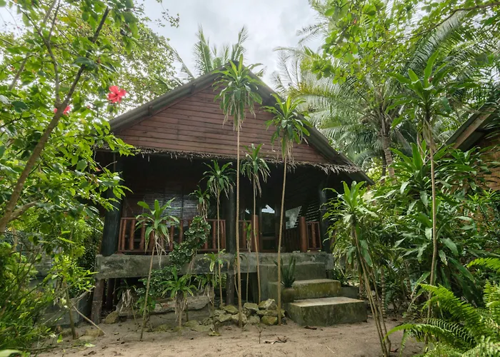 Mai Pen Rai Bungalows Than Sadet Beach