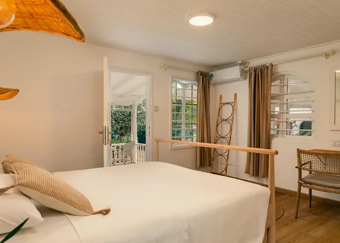 Beau Vallon Bungalows