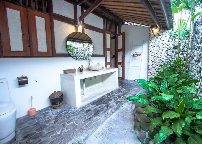 The Calmtree Bungalows Canggu