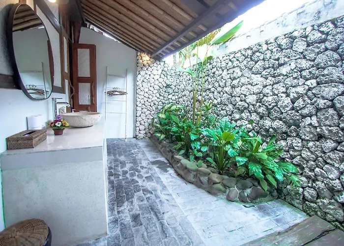 The Calmtree Bungalows Canggu 