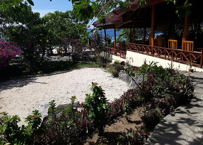 Bara Beach Bungalows Bira