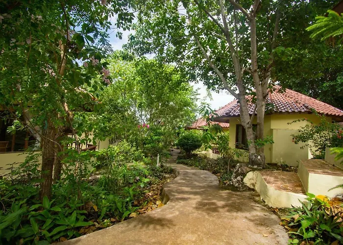 Bara Beach Bungalows Bira