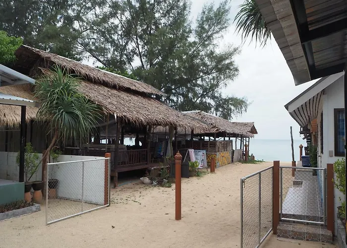 Bluesky Beach Bungalows Ko Lanta