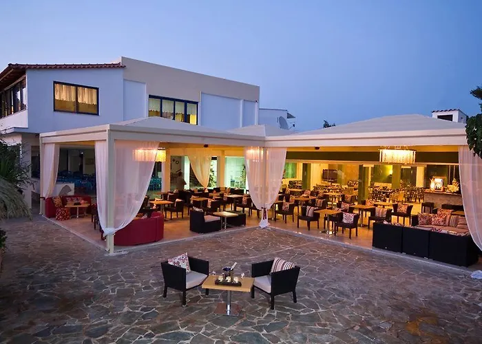 Venus Beach Hotel Bungalows Nea Styra